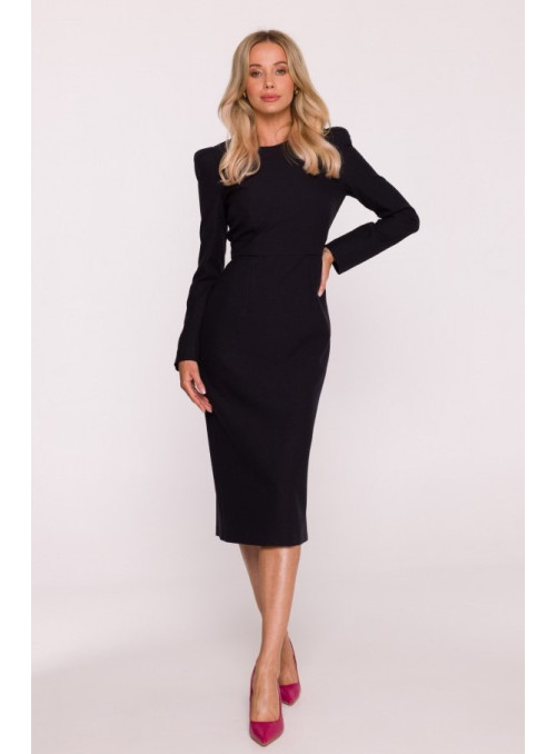 juodos spalvos suknelė