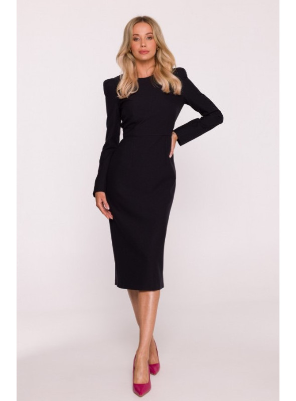 juodos spalvos suknelė